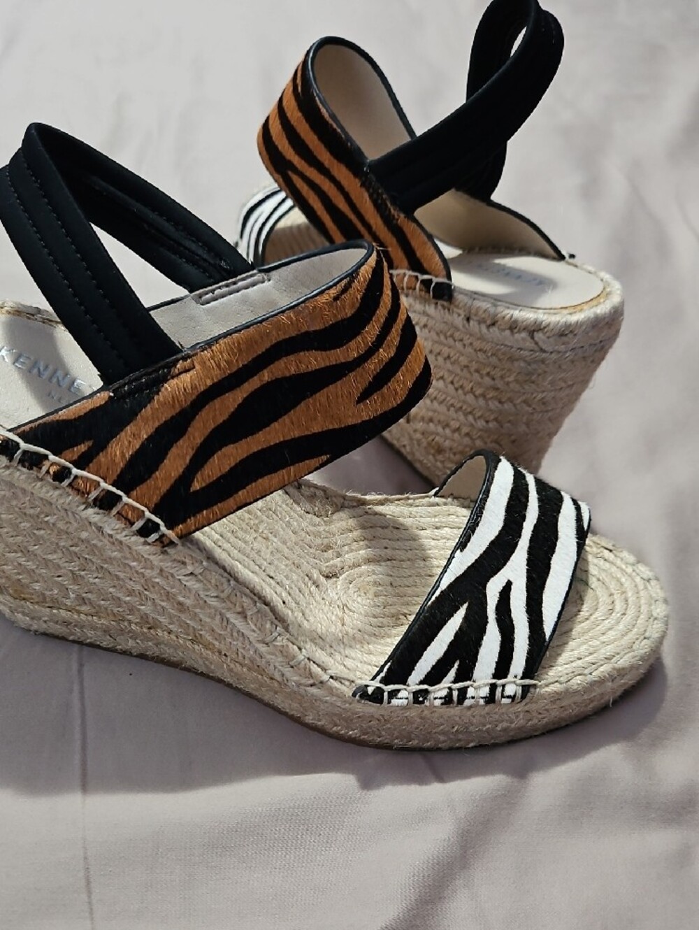 Kenneth Cole Oliva Zebra Print Simple Espadrille Open Toe Wedge Heel Sandals 7M